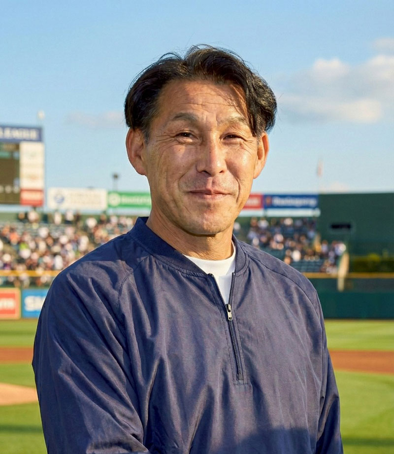 井上 純コーチ